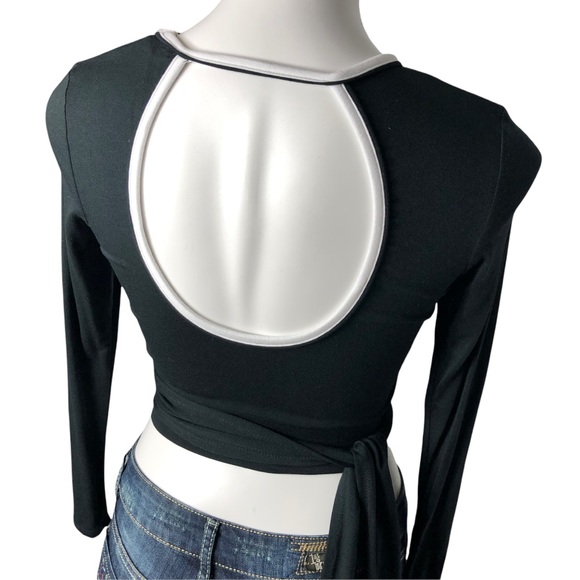 XOXO Black n White Stretchy faux Wrap Top Long wrap around Tie at waist. Sz XS - Picture 2 of 7